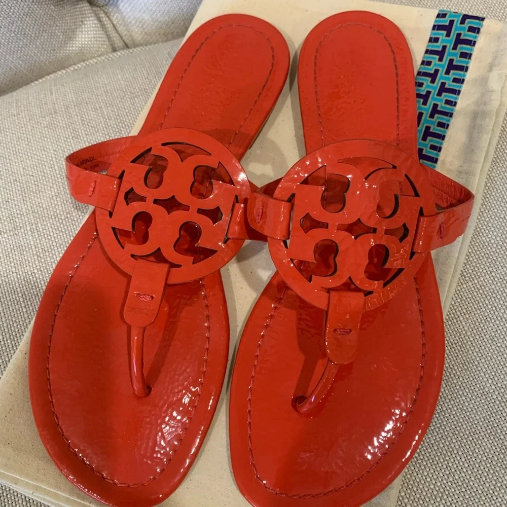 Tory Burch MILLER PATENT SANDAL - Picture 2 of 10